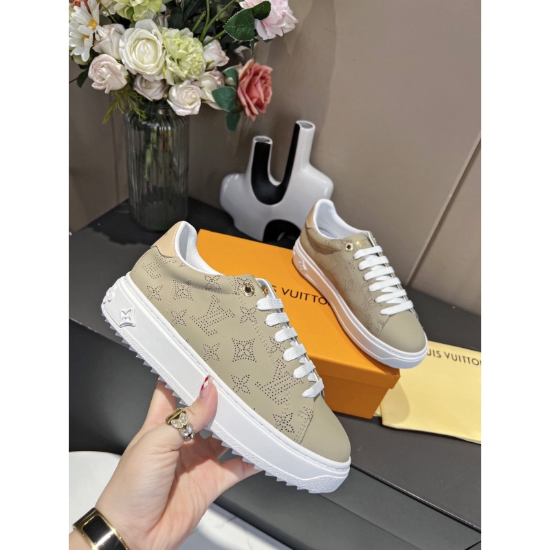 l**is V*t*n sneakers